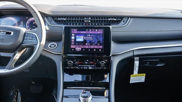 new 2025 Jeep Grand Cherokee car, priced at $38,875