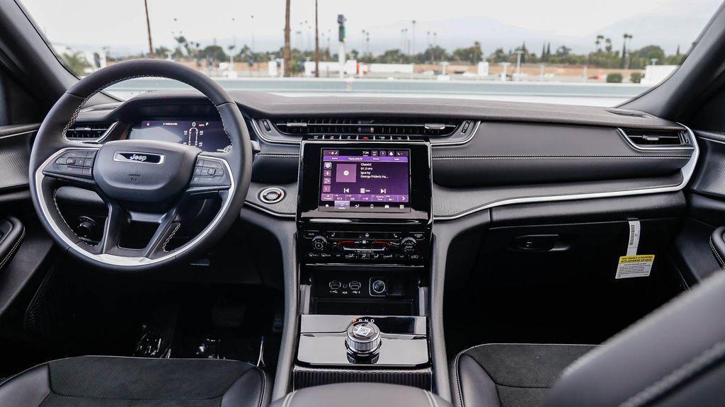 new 2025 Jeep Grand Cherokee L car, priced at $38,795