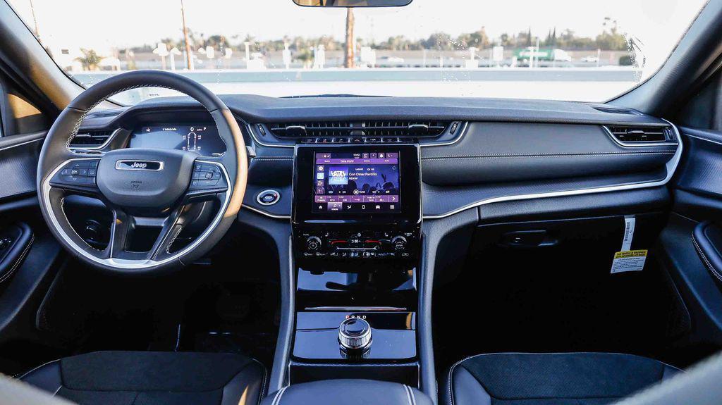 new 2025 Jeep Grand Cherokee L car, priced at $38,519