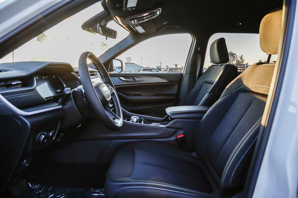 new 2025 Jeep Grand Cherokee L car, priced at $31,762