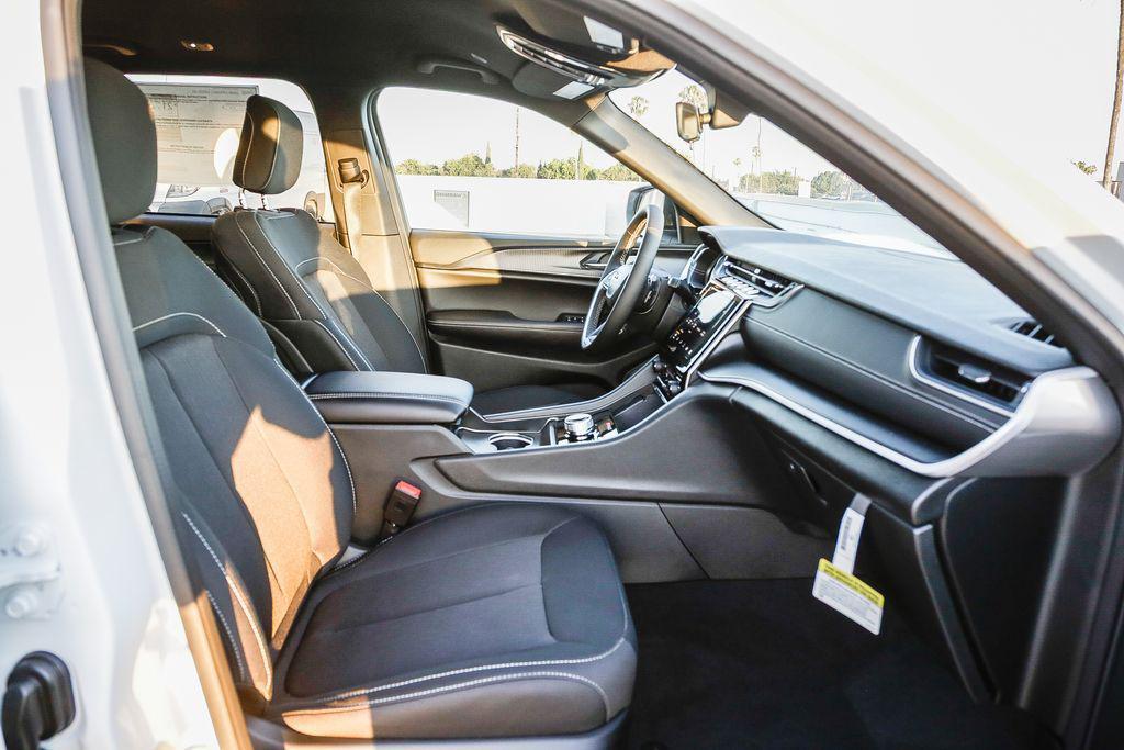 new 2025 Jeep Grand Cherokee L car, priced at $31,762