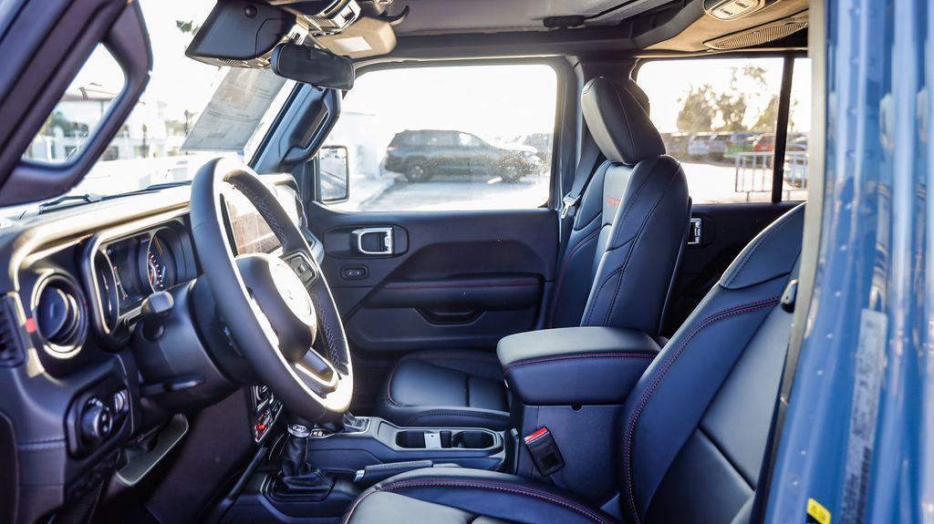 new 2025 Jeep Gladiator car, priced at $47,349