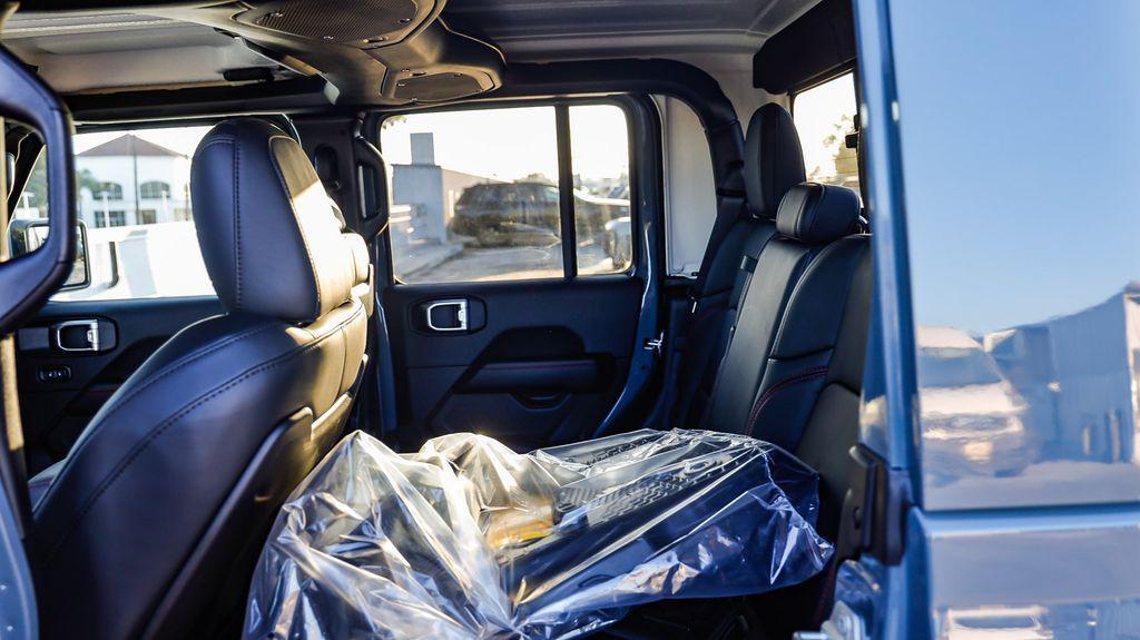 new 2025 Jeep Gladiator car, priced at $47,349