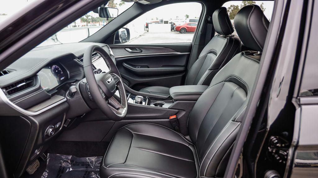 new 2025 Jeep Grand Cherokee L car, priced at $42,216