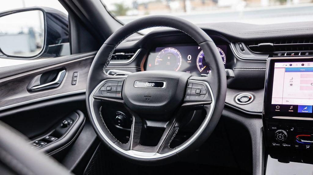 new 2025 Jeep Grand Cherokee L car, priced at $42,216