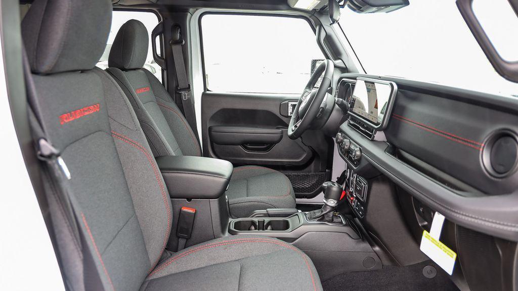 new 2025 Jeep Wrangler car, priced at $48,140
