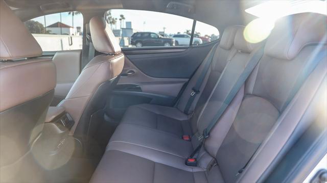 used 2023 Lexus ES 300h car, priced at $30,495