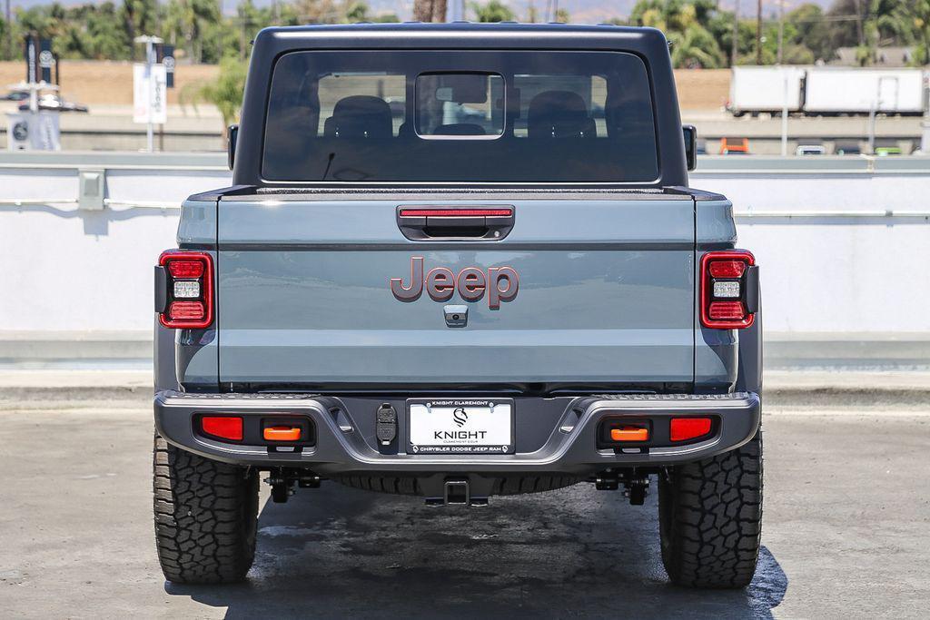 new 2025 Jeep Gladiator car, priced at $43,850