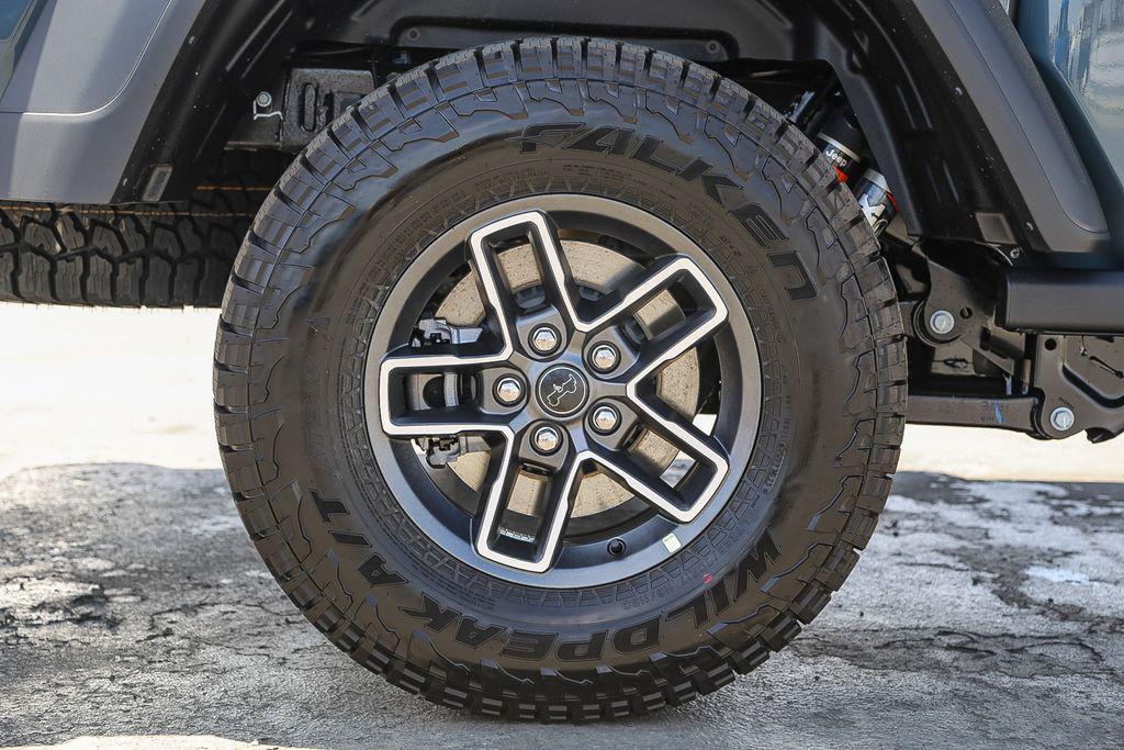 new 2025 Jeep Gladiator car, priced at $43,850