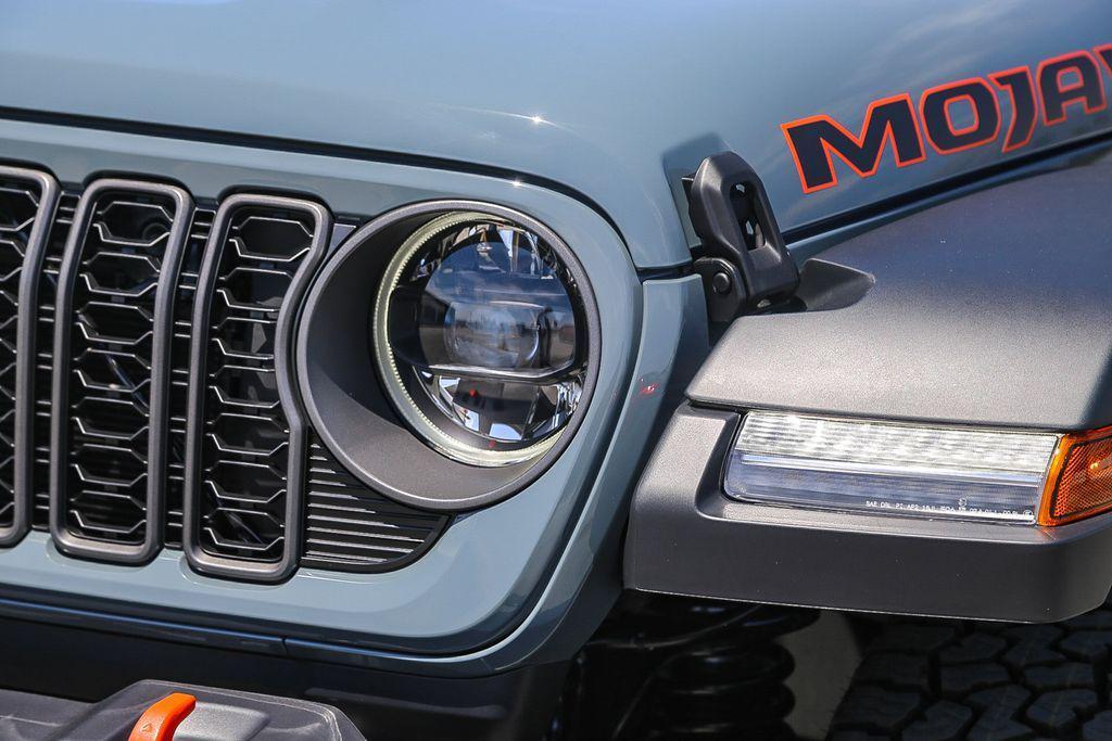 new 2025 Jeep Gladiator car, priced at $43,850
