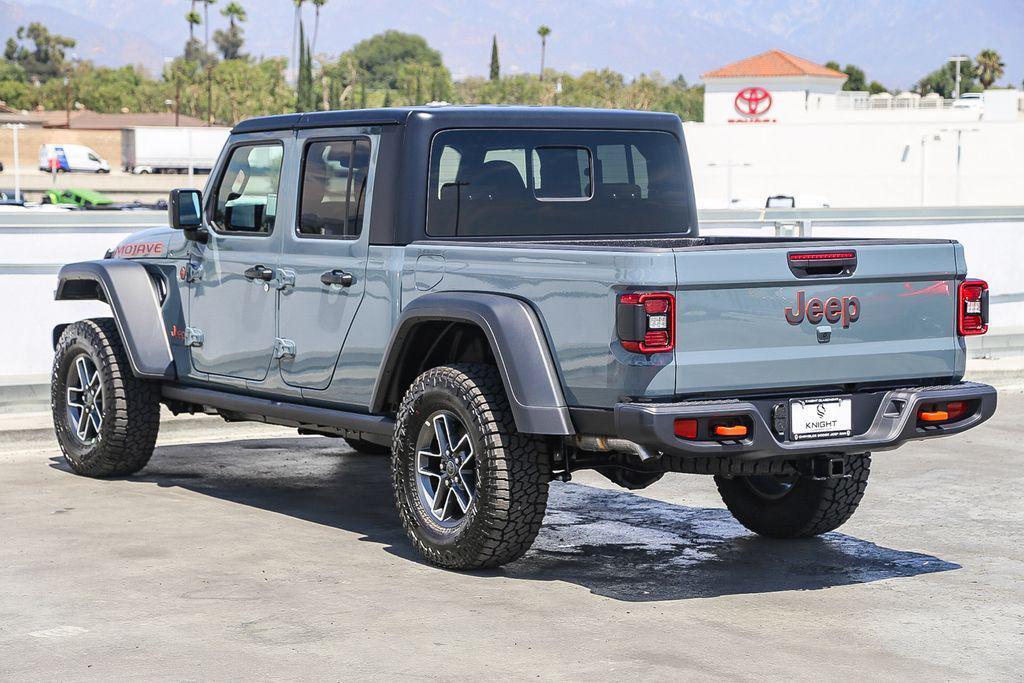 new 2025 Jeep Gladiator car, priced at $43,850