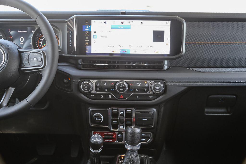 new 2025 Jeep Gladiator car, priced at $43,850