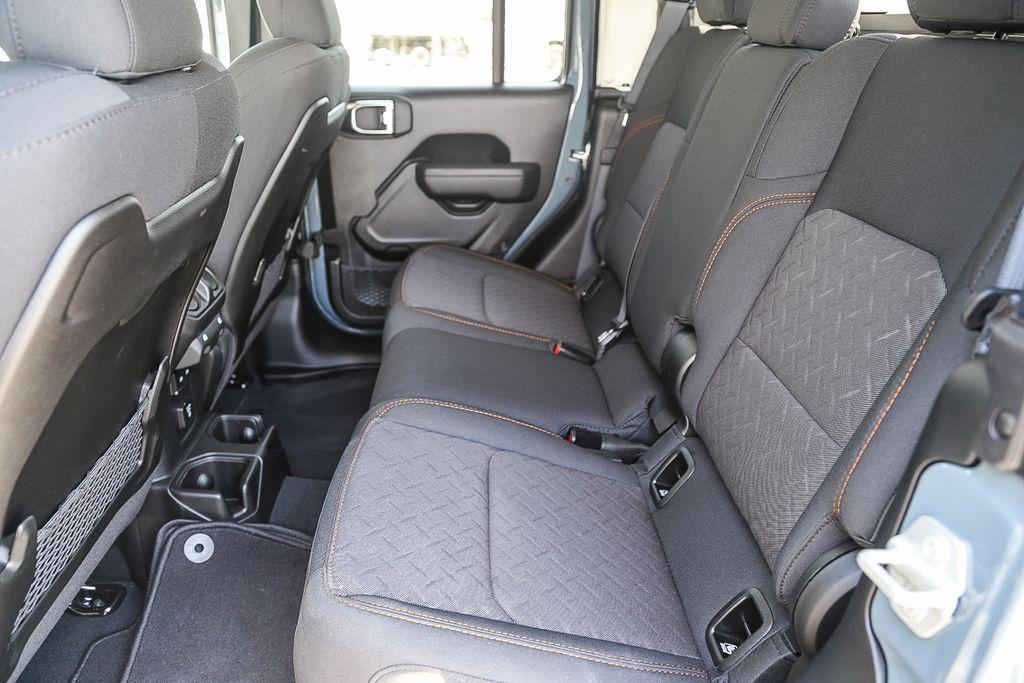 new 2025 Jeep Gladiator car, priced at $43,850