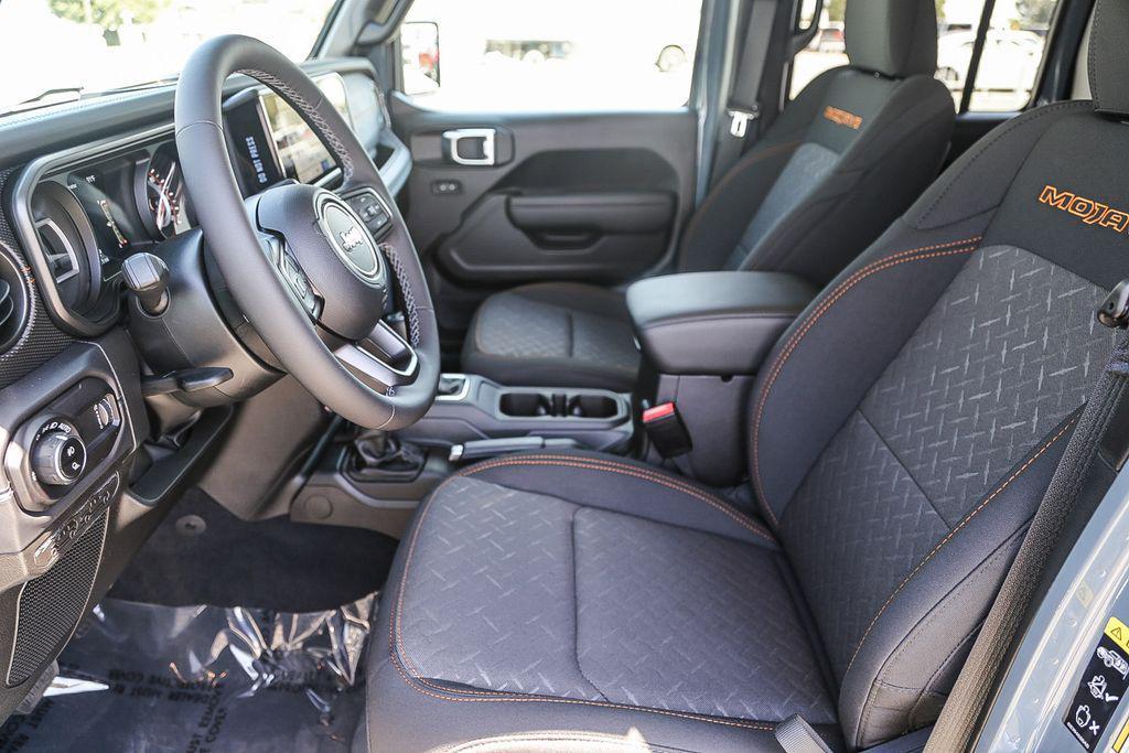new 2025 Jeep Gladiator car, priced at $43,850