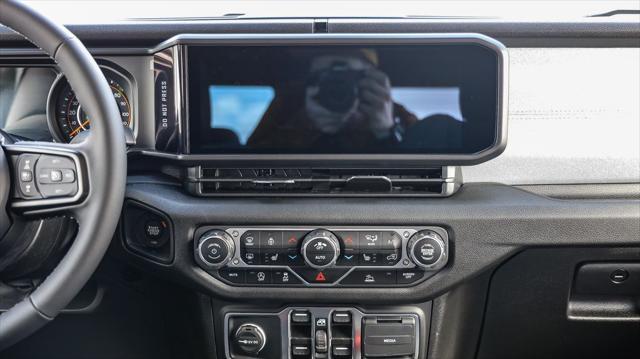 new 2025 Jeep Gladiator car, priced at $43,705