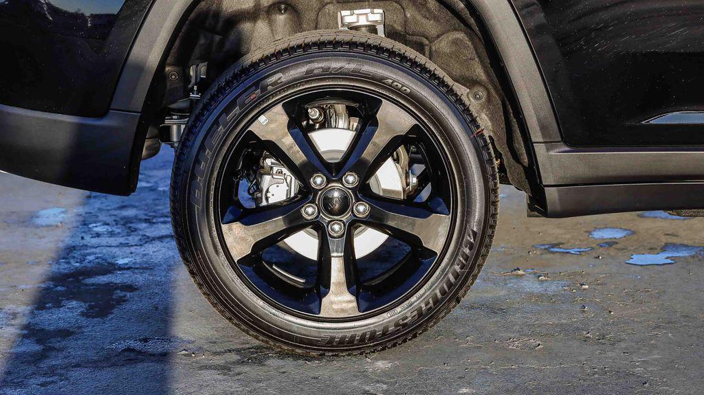 new 2025 Jeep Grand Cherokee car, priced at $35,708