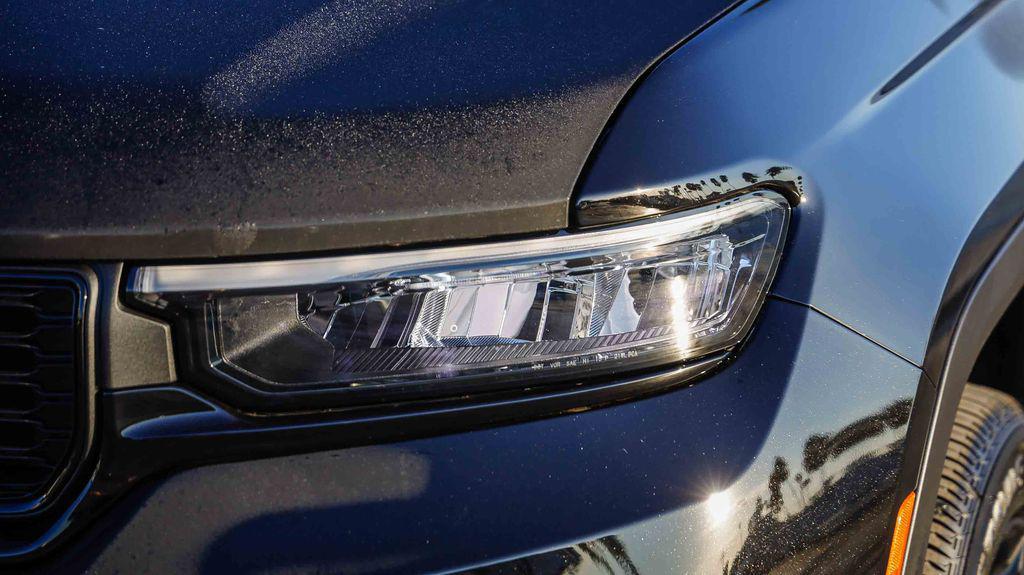 new 2025 Jeep Grand Cherokee car, priced at $35,708