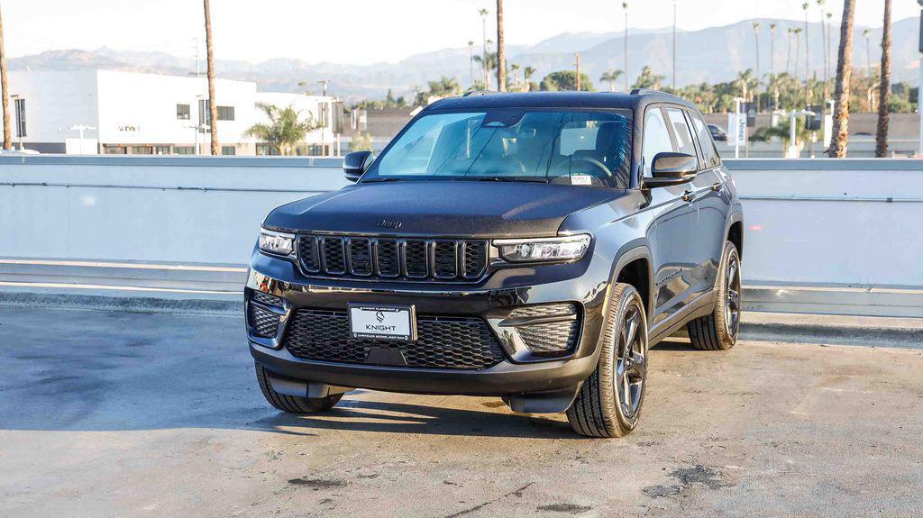 new 2025 Jeep Grand Cherokee car, priced at $36,290