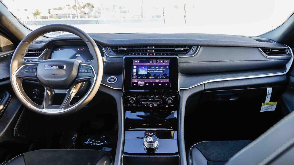 new 2025 Jeep Grand Cherokee car, priced at $35,708