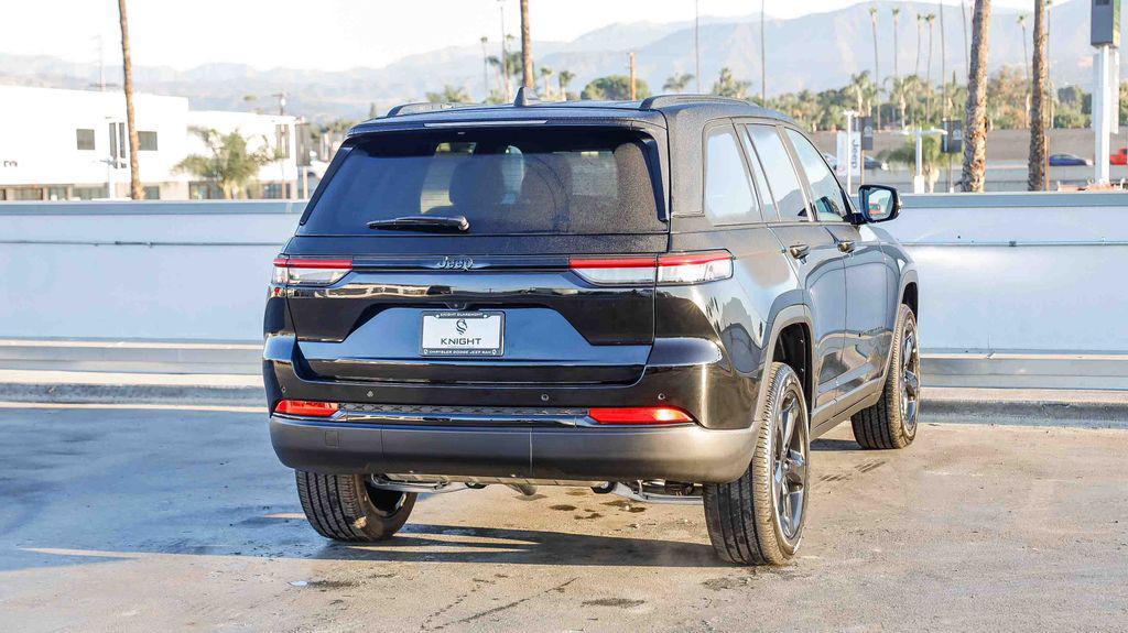 new 2025 Jeep Grand Cherokee car, priced at $35,708