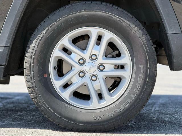 used 2023 Jeep Grand Cherokee car, priced at $26,995