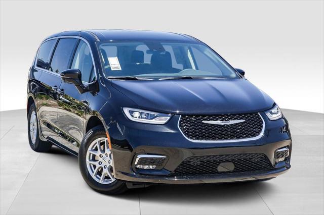 new 2024 Chrysler Pacifica car, priced at $38,950