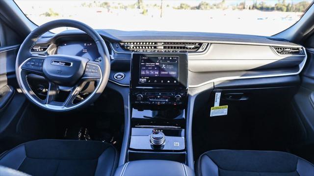 new 2025 Jeep Grand Cherokee car, priced at $38,175