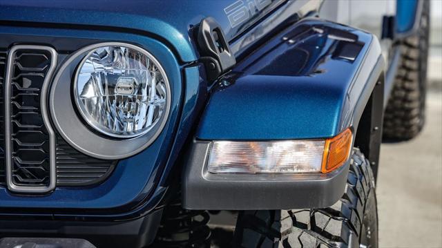 new 2025 Jeep Gladiator car, priced at $42,785