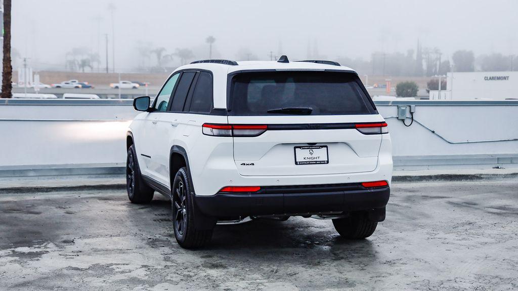 new 2025 Jeep Grand Cherokee car, priced at $38,879