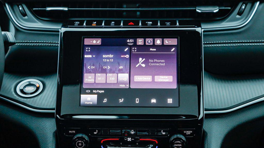 new 2025 Jeep Grand Cherokee car, priced at $38,879