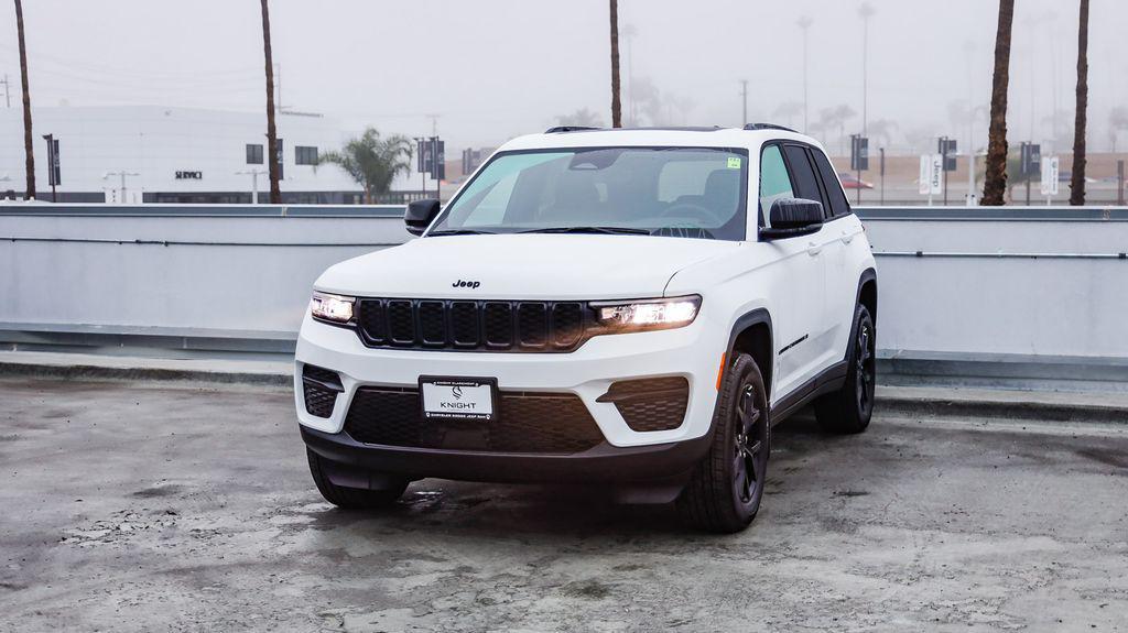 new 2025 Jeep Grand Cherokee car, priced at $38,879