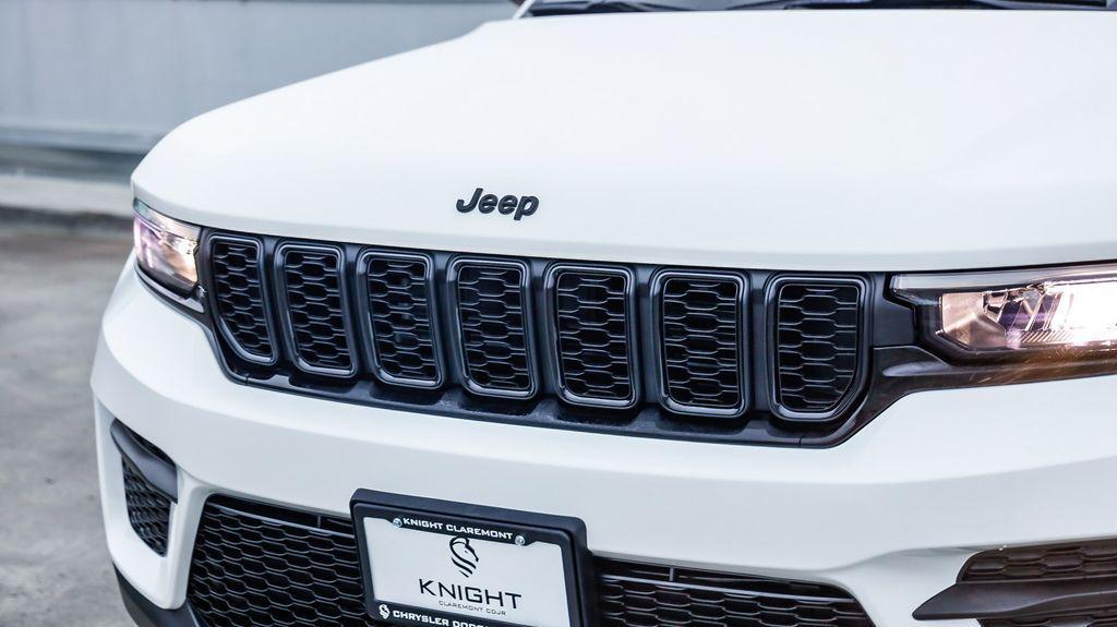 new 2025 Jeep Grand Cherokee car, priced at $36,551