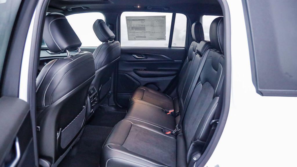 new 2025 Jeep Grand Cherokee car, priced at $36,551