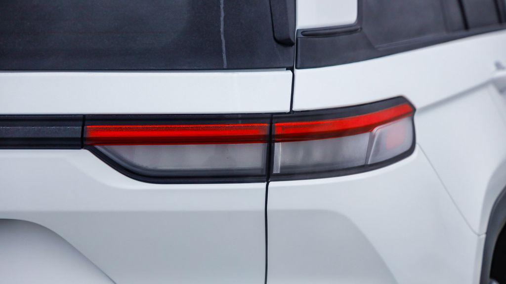 new 2025 Jeep Grand Cherokee car, priced at $38,879