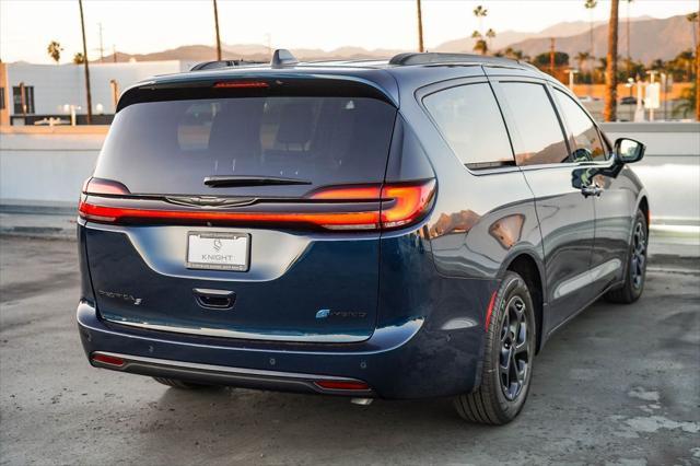 new 2025 Chrysler Pacifica Hybrid car, priced at $48,775