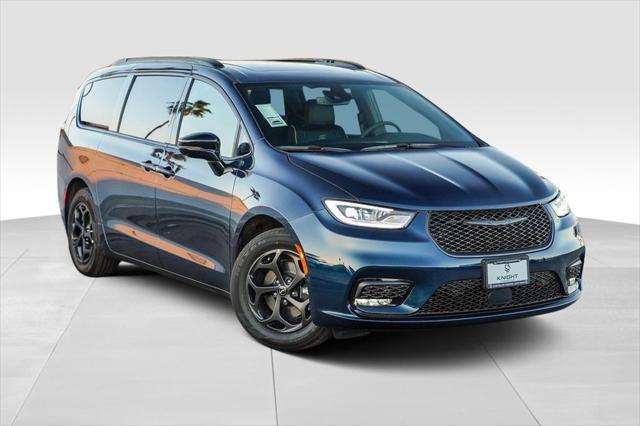 new 2025 Chrysler Pacifica Hybrid car, priced at $48,775