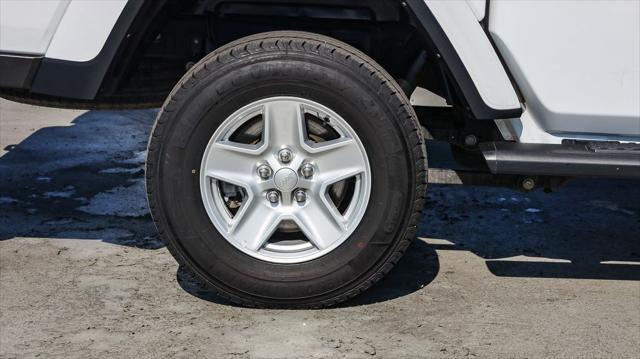 used 2023 Jeep Gladiator car, priced at $24,995