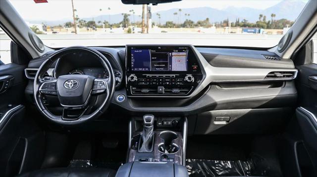 used 2021 Toyota Highlander Hybrid car, priced at $34,995