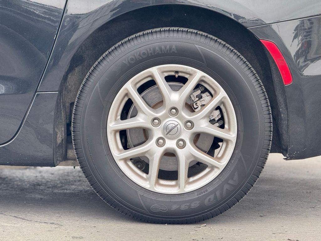 used 2022 Chrysler Pacifica car, priced at $24,595