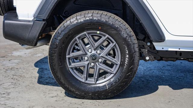 new 2025 Jeep Wrangler car, priced at $39,485