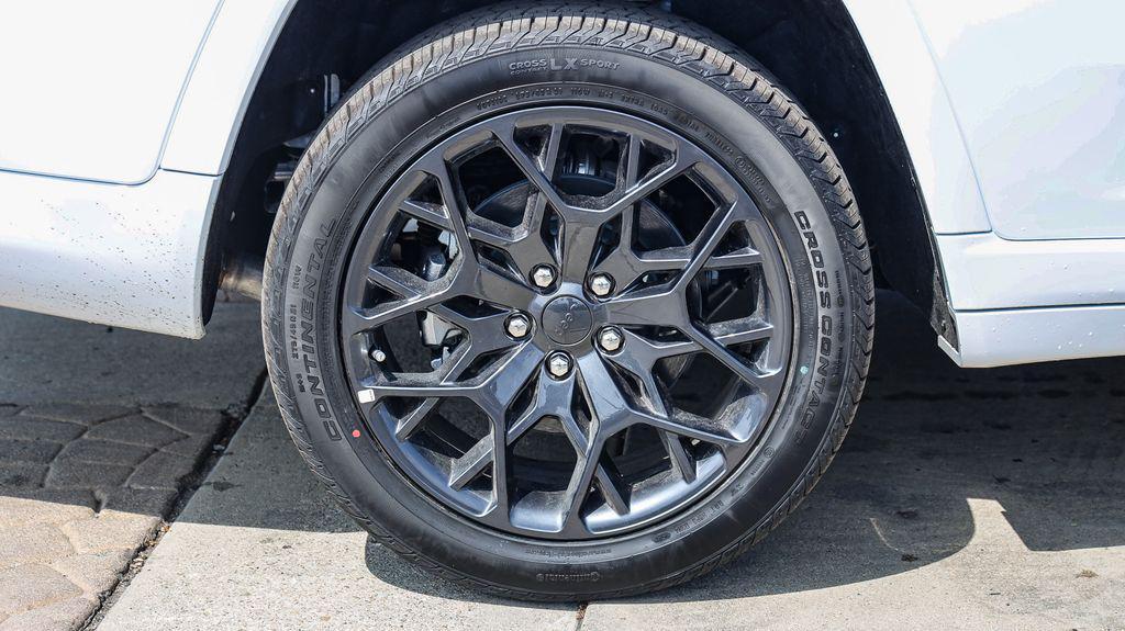 new 2025 Jeep Grand Cherokee L car, priced at $51,560
