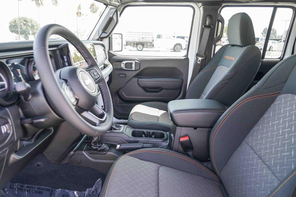 new 2025 Jeep Gladiator car, priced at $40,503