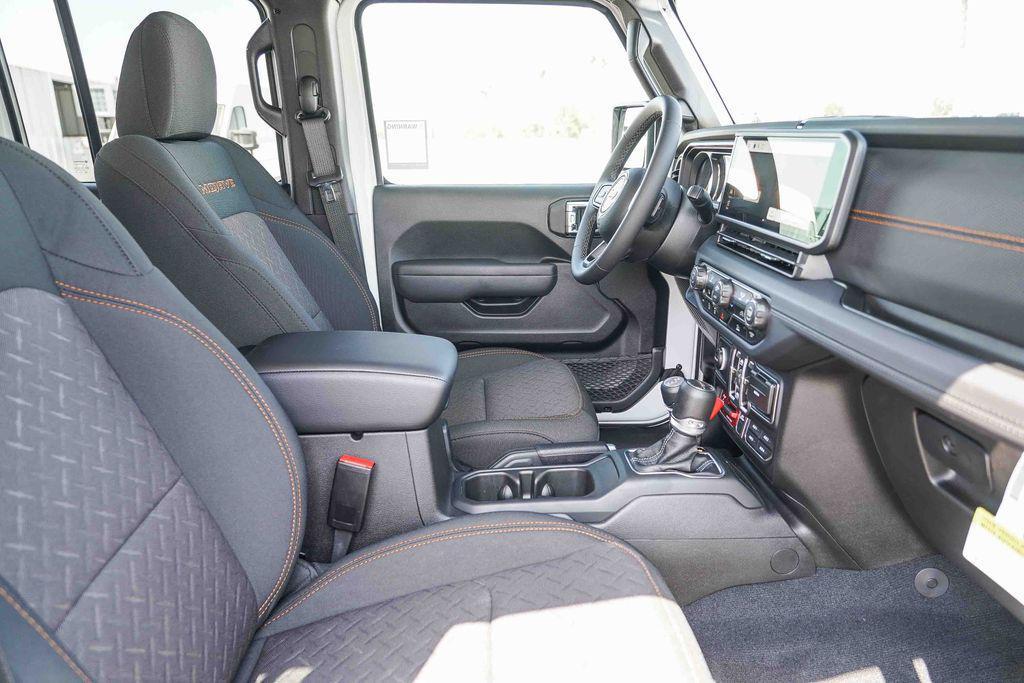 new 2025 Jeep Gladiator car, priced at $40,503