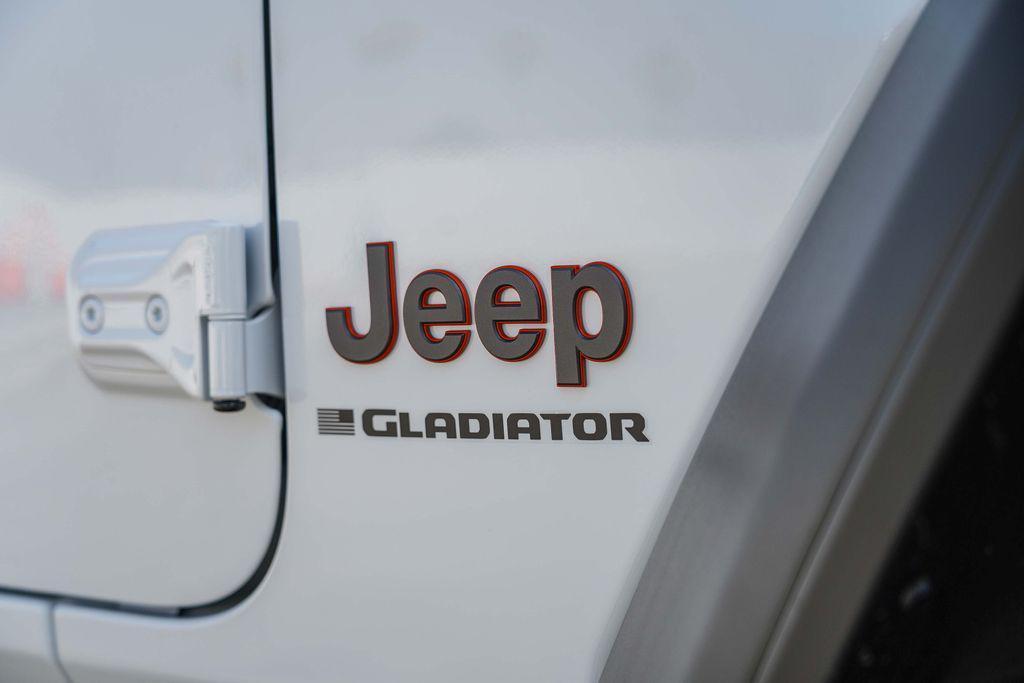 new 2025 Jeep Gladiator car, priced at $40,503
