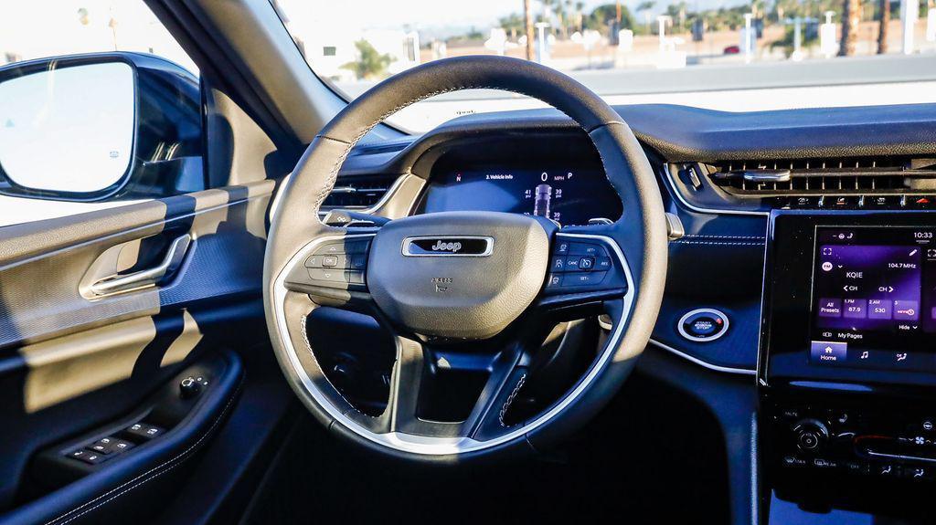 new 2025 Jeep Grand Cherokee car, priced at $38,462