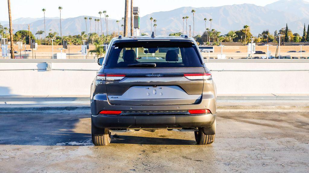 new 2025 Jeep Grand Cherokee car, priced at $38,462