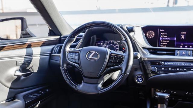 used 2019 Lexus ES 300h car, priced at $23,995