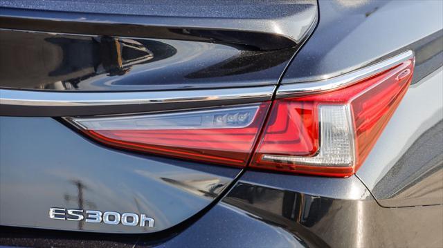 used 2019 Lexus ES 300h car, priced at $23,995