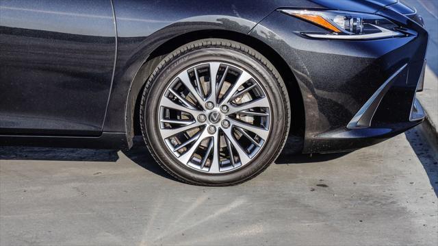 used 2019 Lexus ES 300h car, priced at $23,995