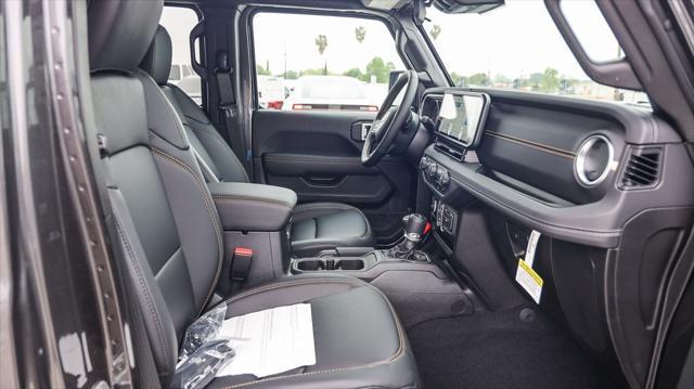 new 2025 Jeep Gladiator car, priced at $38,890